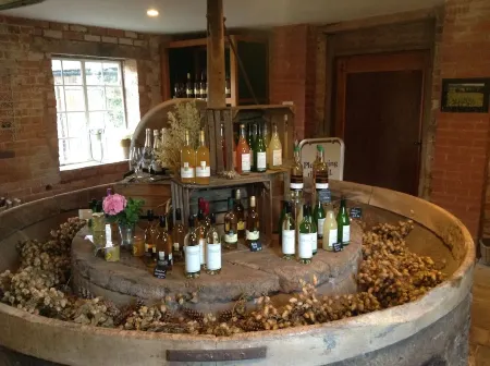 Luxury Coach House in beautiful rural village, scenic walks & 3 miles to Ledbury Отели рядом с достопримечательностью «Парк Риверсайд»