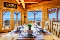 100-Mile Views: 3 King Suites, Game Rm & Hot Tub - Scenic