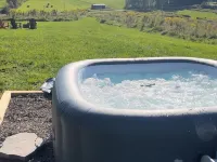 Amazing Views • 7 Acres • Creek • Hot Tub • 30 Min to All Star Village 富蘭克林酒店