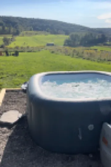 Amazing Views • 7 Acres • Creek • Hot Tub • 30 Min to All Star Village