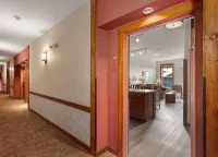 Cozy Condo located in the heart of Snowshoe and directly off the main ski area!