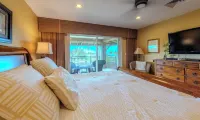 Luxurious Hali'i Kai Townhome with fabulous Ocean views and Private Ocean Club