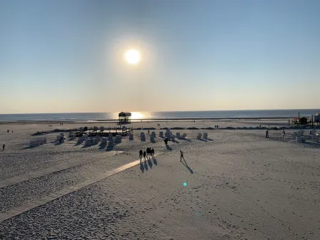 Komf. Apartment, 5 pers., 3 bedrooms, 2 bathrooms, near Sankt Peter-O. , right on the dike