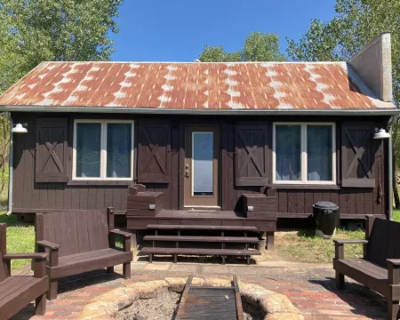 Iron Horse Lakes - remote getaway near Wichita, Newton and Hutchinson, KS 哈維縣酒店