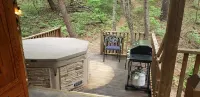 The Mountaineer Cabin at Starr Mountain Retreat