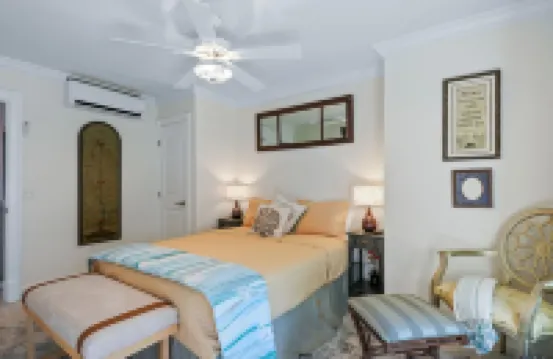 New Historic 1 Bed/1 Bath Suite Steps to River Street!