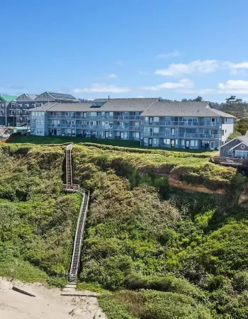 Oceanfront Studio with King Bed, Hot Tub & AC Отели рядом с достопримечательностью «Порт оф Ньюпорт - Коммершиал Марина»