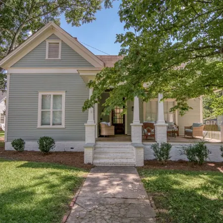 Private Pool & Hot-tub! Walk Downtown; Large Porch; King Beds; Spacious