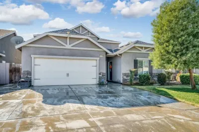 Sparkling & New KING I Close to Necessities Hotels near Fresno Yosemite International Airport