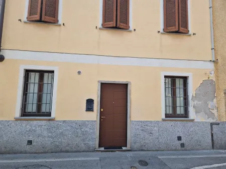 Casa Leo: Indipendent apt 1bdr Near Malpensa Airport Отели в г. Samarate