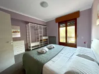 Large and bright apartment, parking and terrace overlooking the lake