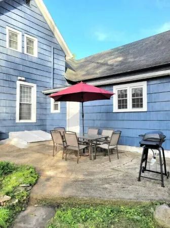 Scott Street Historic Haven - 6 min drive to Notre Dame Отели рядом с достопримечательностью «Ice Box Skating Rink»