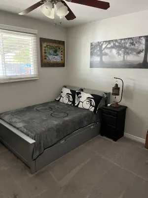 Beautiful Spacious Home w/ pool - minutes from anything you want!!! Hotels in Alhambra