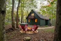Cozy Pines Chalet in the Poconos with Hot Tub and Fire Pit