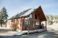 Welcome to Bluebird Retreat! Hotels near Black Hills National Forest
