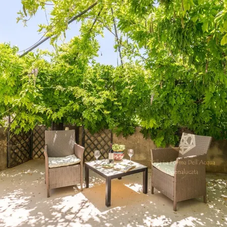 Villa for 12/14 people garden, pool, bbq, 100 meters from the sea, A / C, wi-fi