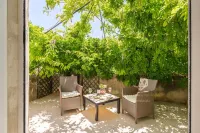 Villa for 12/14 people garden, pool, bbq, 100 meters from the sea, A / C, wi-fi - Villas