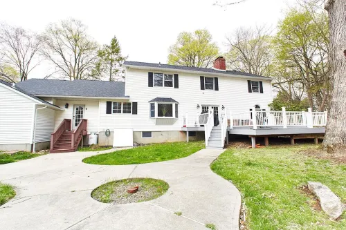 Retreat with Hot Tub, 10 Min to Skiing, Fireplace and Firepit! Hotels in Warwick