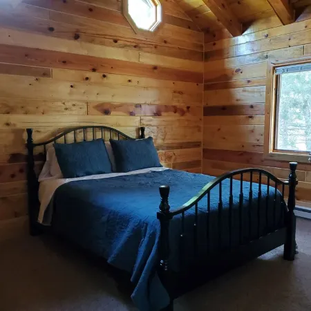 Glendo Log Home Close to Lake