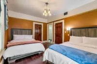 Stay In A Piece of San Jose History. Hotel dekat Happy Hollow Park and Zoo