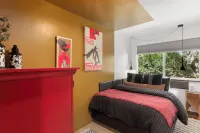 Casa Maria- cute creekside 2bed/1bath Hotels in Carson