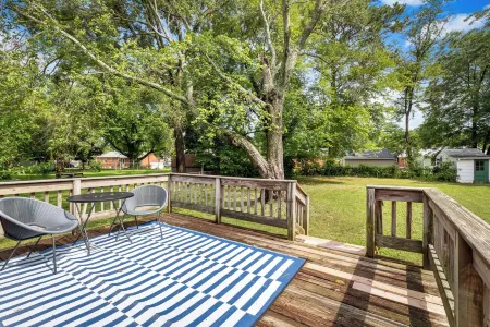 Charming 3-bedroom house with AC and WiFi in wonderful Richmond Отели рядом с достопримечательностью «Парк Роквуд»