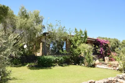 Your seaside villa CIN: IT111042C2000R6098 Hotel in zona Spiaggia Is Perdigonis
