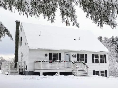 Country Living Just Minutes from Everything! Skiers! WE Have Snow!!