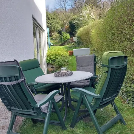 Helle Wohnung mit Eigenem Gartenstück