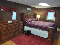 Cozy Bear Rock Cottage with hot tub
