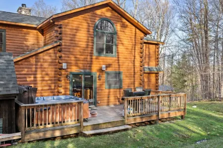 Fabulous Luxury Log Home, 6 BR 4BA, Pool Table, Hot Tub, BEST Location Отели рядом с достопримечательностью «Окмо Маунтин Резорт»