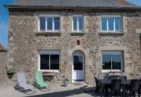 Gîtes Ti Tud-kozh à Pluduno, Côtes D'armor, Bretagne. Location "Le Guébriand" Hotels in Pluduno