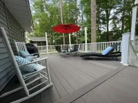 Cozy, Bright Beach Retreat In The Woods (Great for Pets & Kids - Wi-Fi
