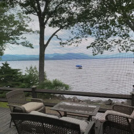 Lake & Mountain Retreat - Summer Adventures & Winter Escape