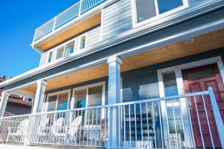 Beautiful, Spacious home in Fremont/Ballard Отели рядом с достопримечательностью «Библиотека Сиэтл Метафисикал»