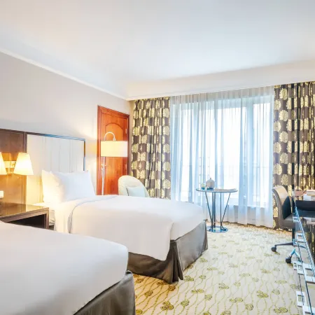 Renaissance Brussels Hotel Отели в г. Иксель