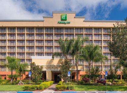 Holiday Inn & Suites 主門東