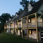 Cozy, unique, historic registered cottage on the Corsica River!