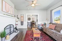 Stay Downtown Waco! Close to Magnolia, Baylor, Cameron Park