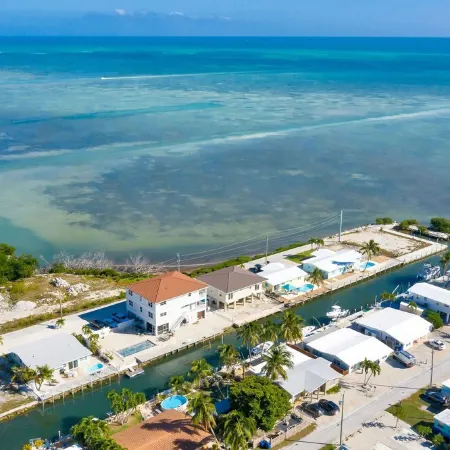 Waterfront, oceanview renovated pvt. 3 bedroom, 3.5 bath with pool and dockage.