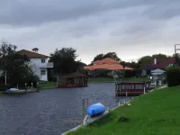 Salt Water Canal home w/Dock, Family/Pet Friendly, close to Beach and A1A