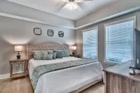 30A Getaway~Spacious 4 Bed/3 Bath Condo with Pool/Fitness!~Walk to Beach!