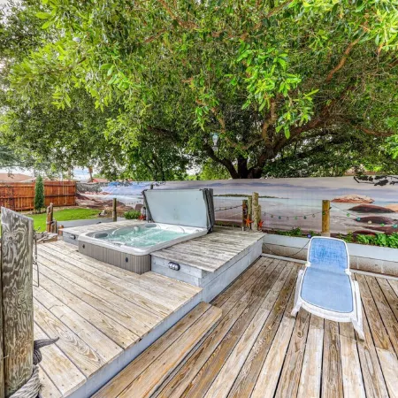 2 Bed ,2 bath private home with hotub & fire pit FortWorth,TCU,Stockyards,Rodeo Отели рядом с достопримечательностью «Хален Молл»
