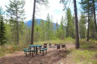 Great Cabin- get own beach & dock!  Perfect for Glacier National Park Vacation!