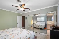 3 BR /3 BA with Private Pool & Patio Near Beaches