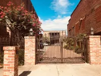 HEART OF DOWNTOWN Palafox Loft, sleeps 6