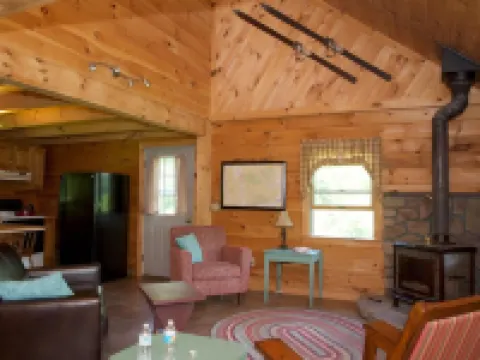 Log Cabin in the White Mountains Hotels in Gorham