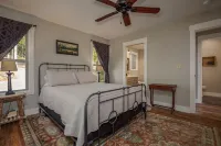 Beautiful river cabin in the heart of the Tennessee River Gorge.