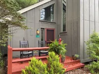 Charming 3-bedroom vacation home in Jack Frost Ski Resort Hotels near The Poconos Farm Market