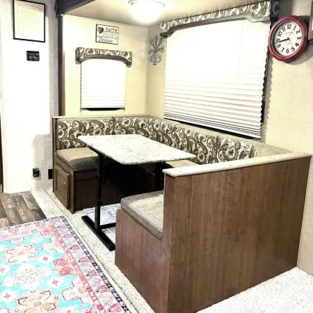 The Hideout - Charming  RV in Town, Minutes Away from Tarleton University
